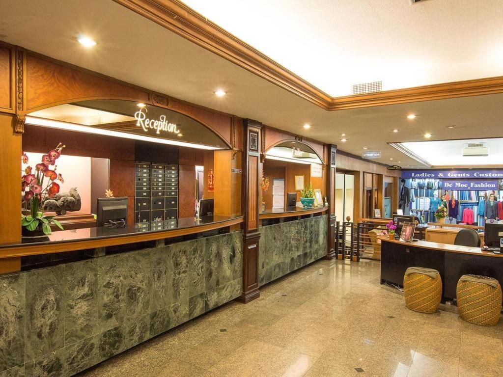 Hotel De Moc Банкок Екстериор снимка