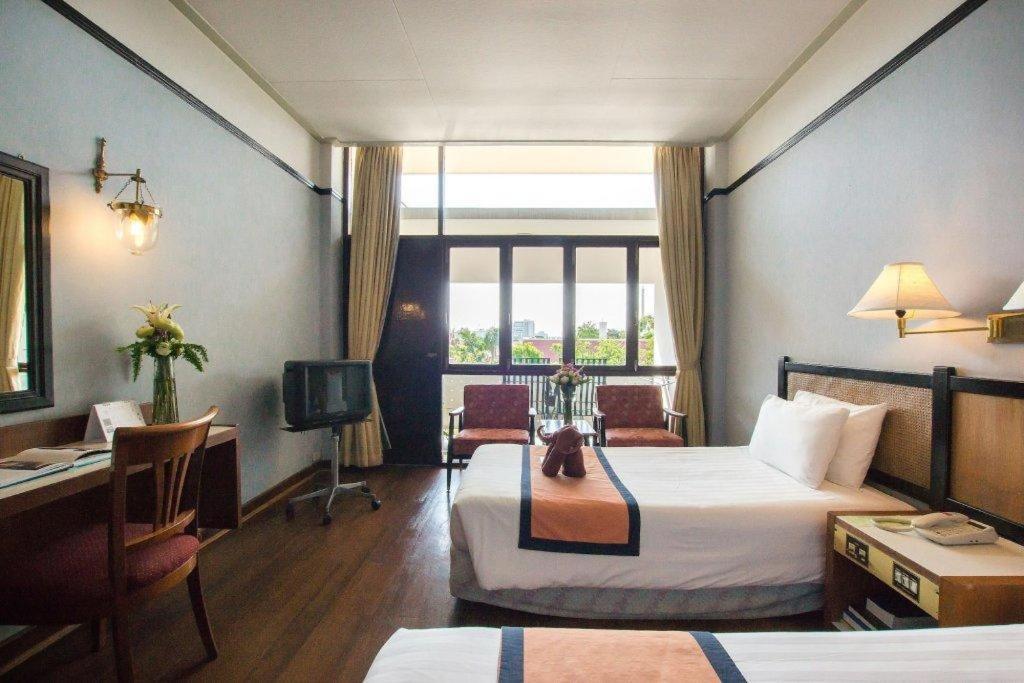 Hotel De Moc Банкок Екстериор снимка